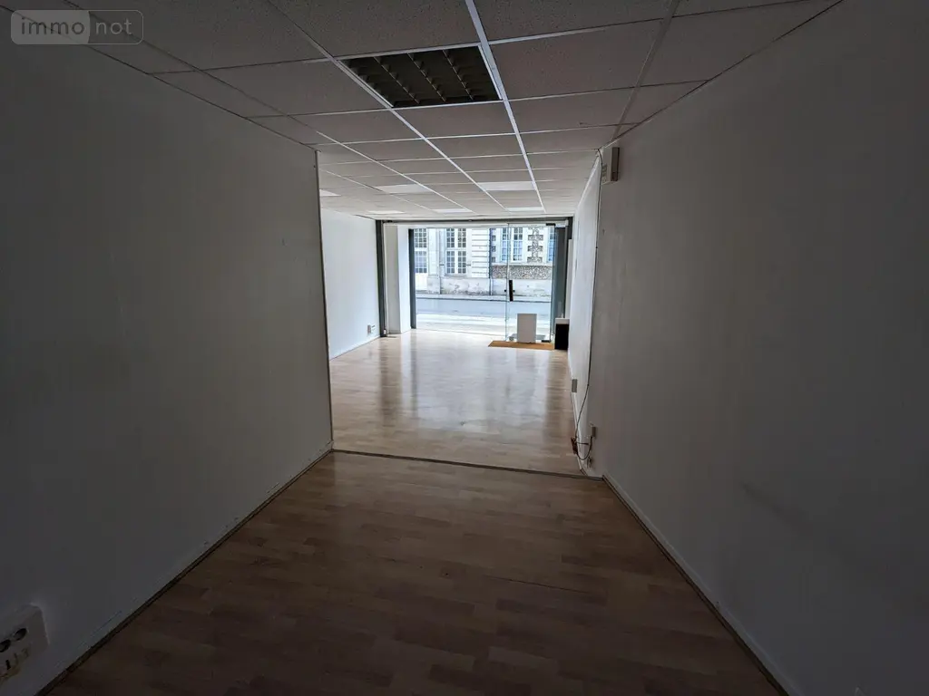Location fonds et murs commerciaux Nogent-le-Rotrou 28400 Eure-et-Loir 28 50 m2 800 euros 12LP 003