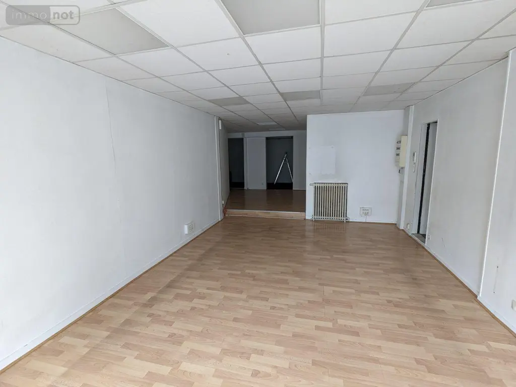 Location fonds et murs commerciaux Nogent-le-Rotrou 28400 Eure-et-Loir 28 50 m2 800 euros 12LP 004