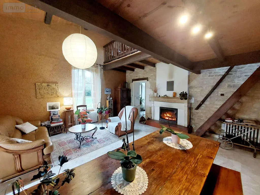 Propriete a vendre Chambon 17290 Charente-Maritime 17 243 m2 8 pièces 400000 euros 524 035