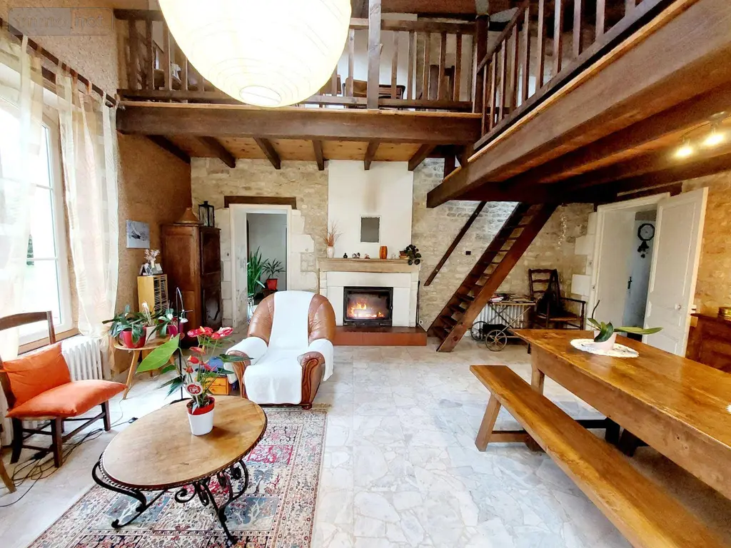 Propriete a vendre Chambon 17290 Charente-Maritime 17 243 m2 8 pièces 400000 euros 524 037