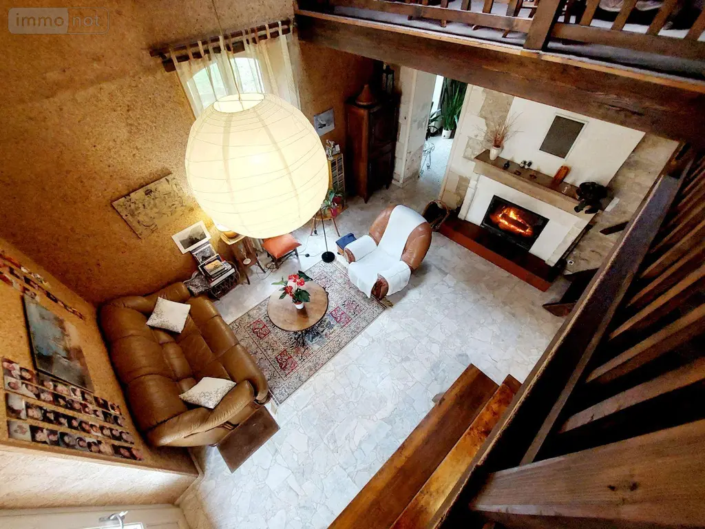 Propriete a vendre Chambon 17290 Charente-Maritime 17 243 m2 8 pièces 400000 euros 524 040