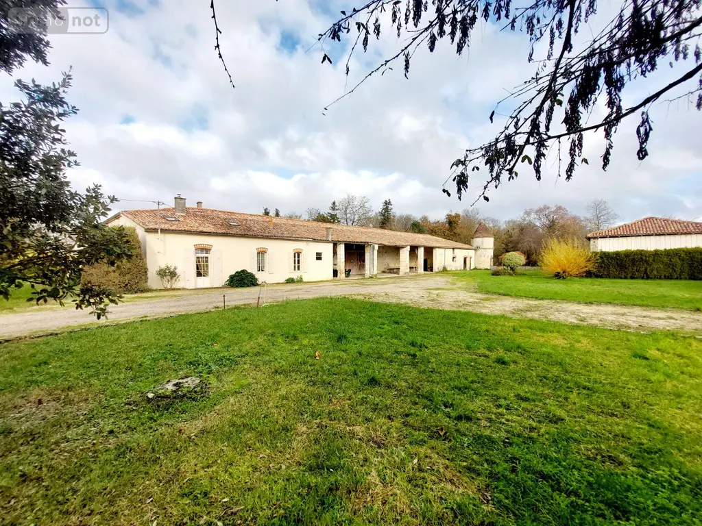 Propriete a vendre Chambon 17290 Charente-Maritime 17 243 m2 8 pièces 400000 euros 524 002
