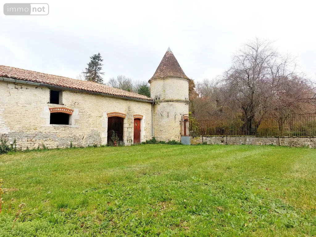 Propriete a vendre Chambon 17290 Charente-Maritime 17 243 m2 8 pièces 400000 euros 524 005