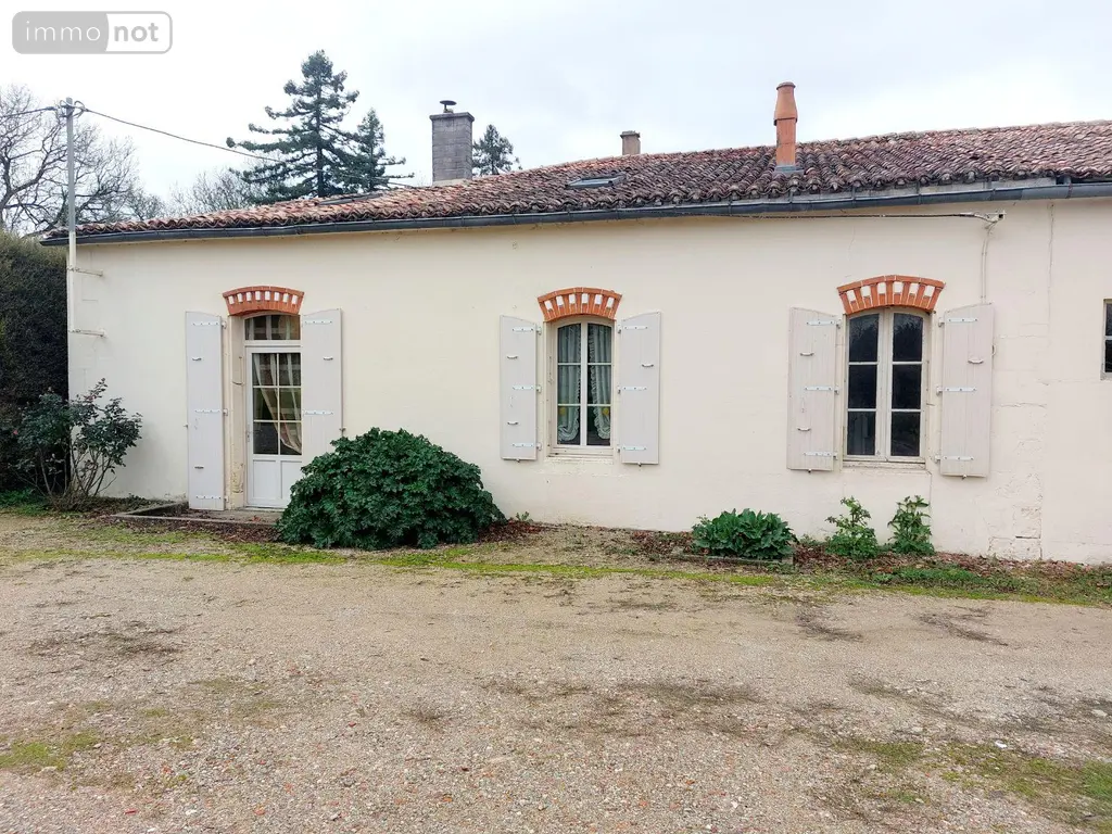 Propriete a vendre Chambon 17290 Charente-Maritime 17 243 m2 8 pièces 400000 euros 524 006