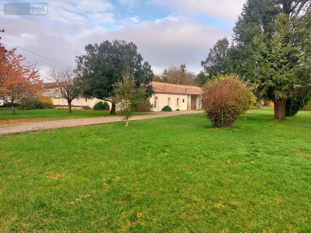 Propriete a vendre Chambon 17290 Charente-Maritime 17 243 m2 8 pièces 400000 euros 524 011