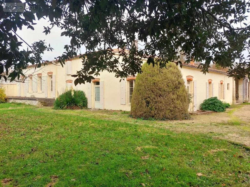 Propriete a vendre Chambon 17290 Charente-Maritime 17 243 m2 8 pièces 400000 euros 524 007