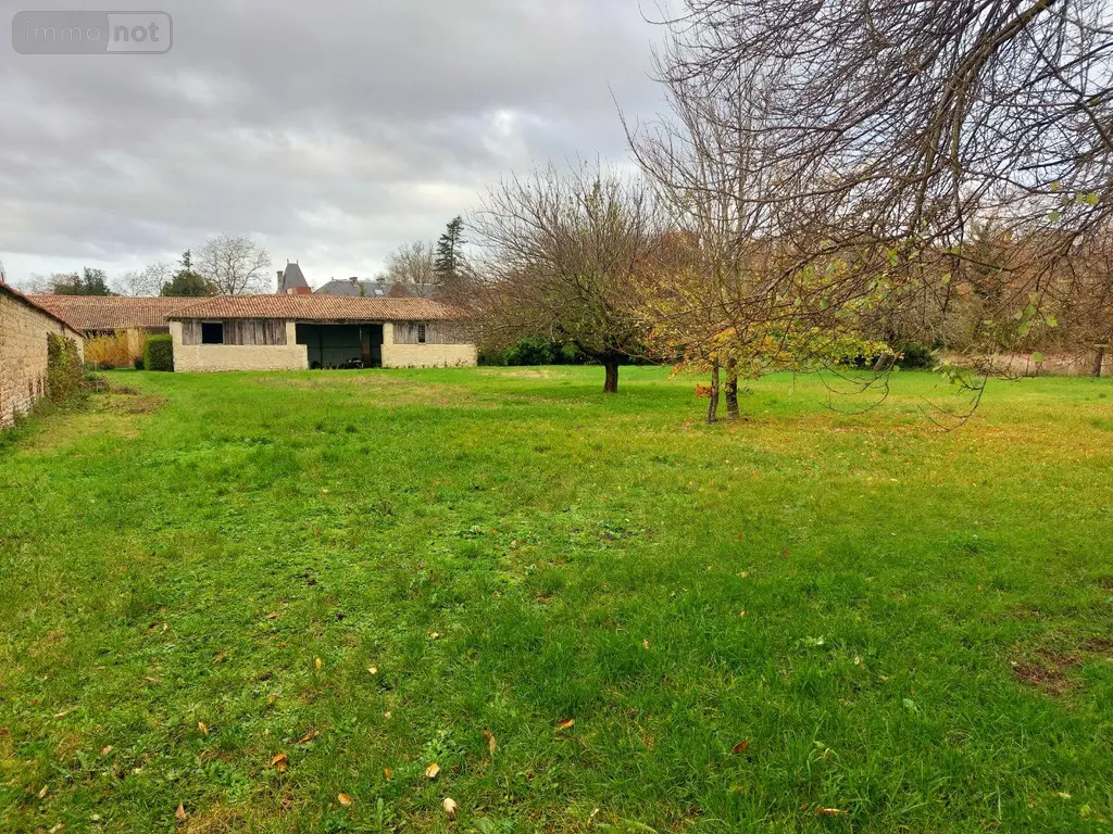 Propriete a vendre Chambon 17290 Charente-Maritime 17 243 m2 8 pièces 400000 euros 524 024