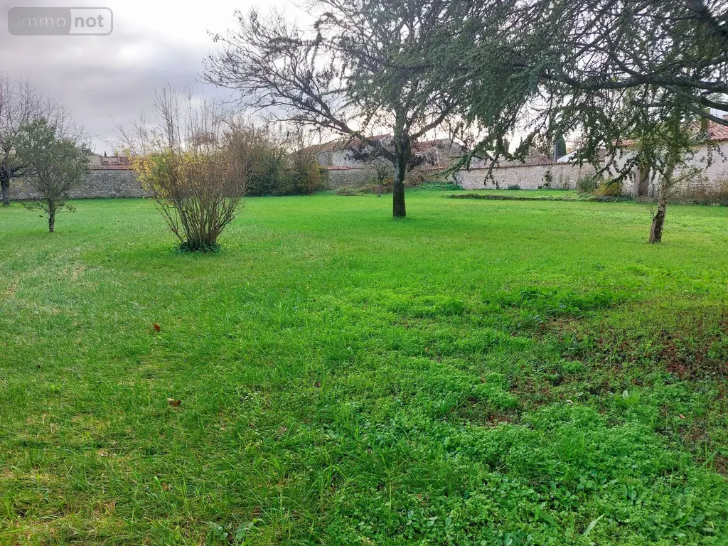 Propriete a vendre Chambon 17290 Charente-Maritime 17 243 m2 8 pièces 400000 euros 524 025