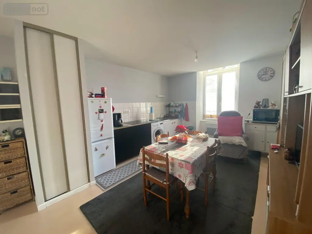 Immeuble de rapport a vendre Mauriac 15200 Cantal 15 307400 euros 15060/1124 005