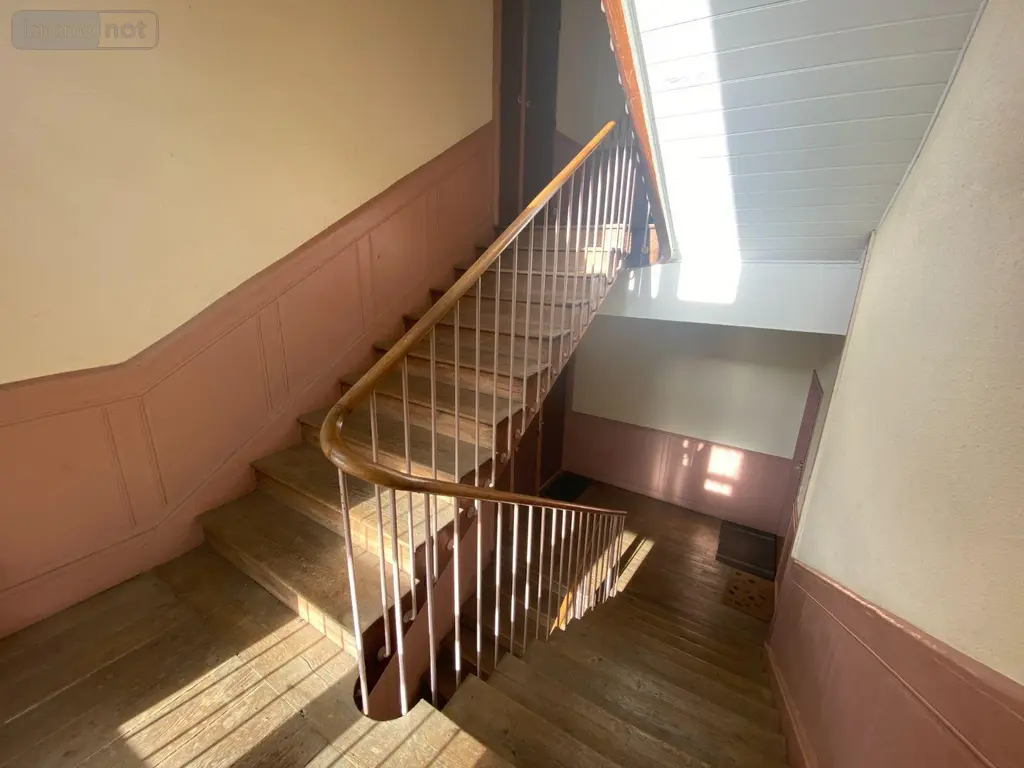 Immeuble de rapport a vendre Mauriac 15200 Cantal 15 307400 euros 15060/1124 011