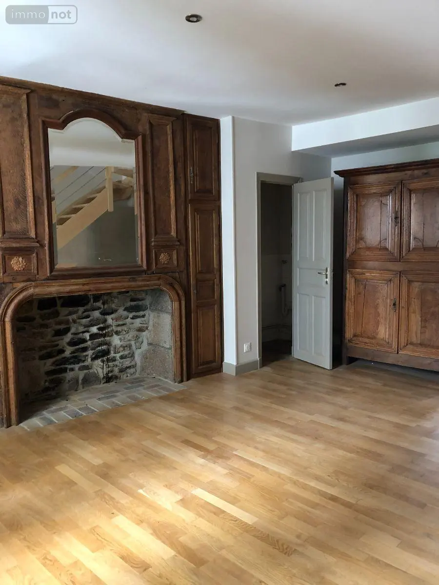 Immeuble de rapport a vendre Mauriac 15200 Cantal 15 275600 euros 15060/1137 005