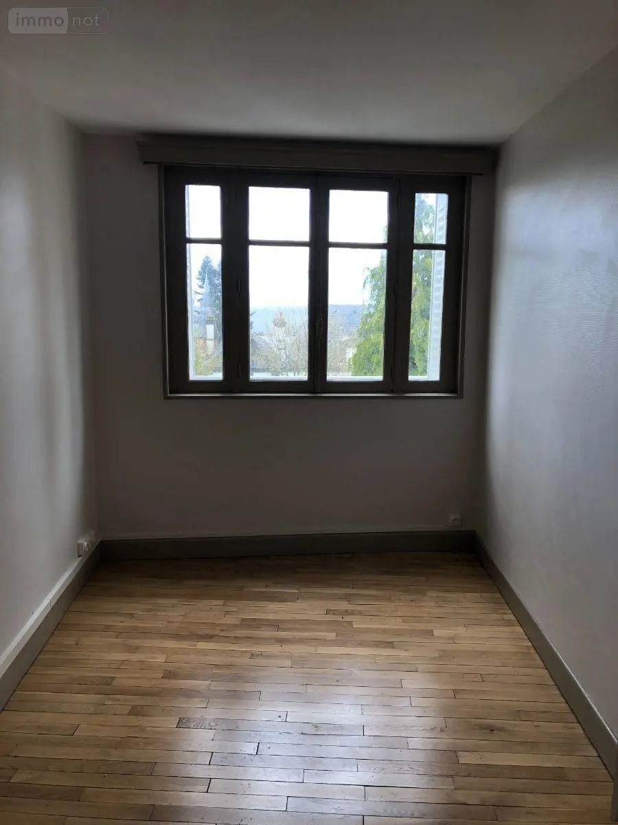 Immeuble de rapport a vendre Mauriac 15200 Cantal 15 275600 euros 15060/1137 009
