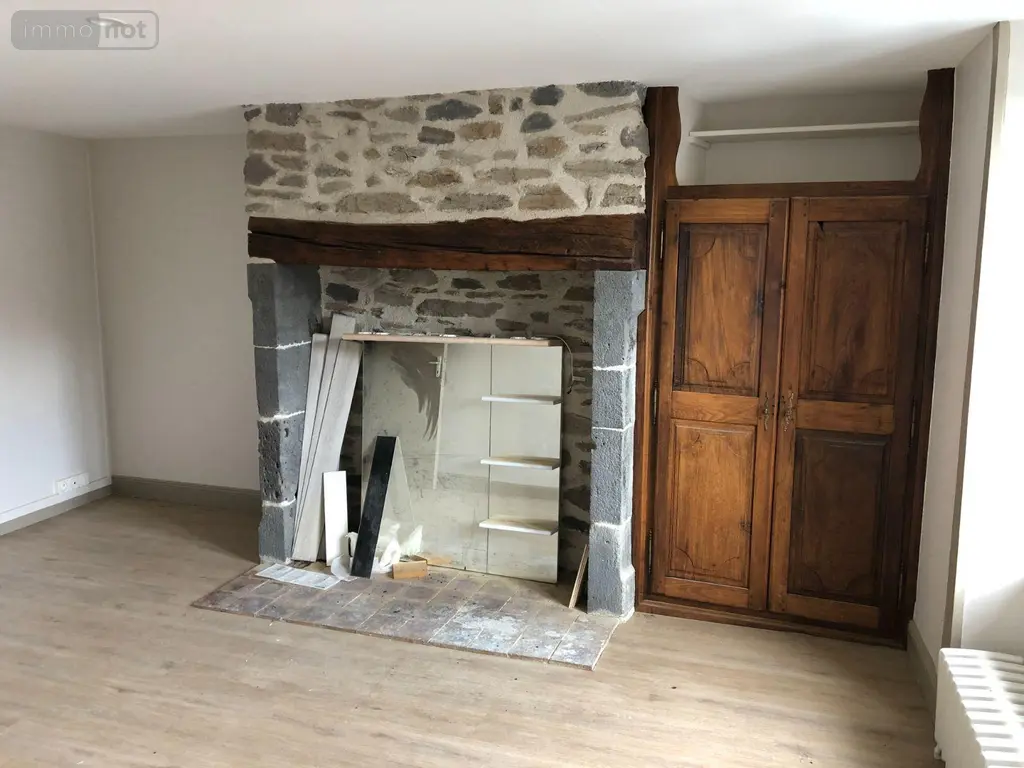 Immeuble de rapport a vendre Mauriac 15200 Cantal 15 275600 euros 15060/1137 012