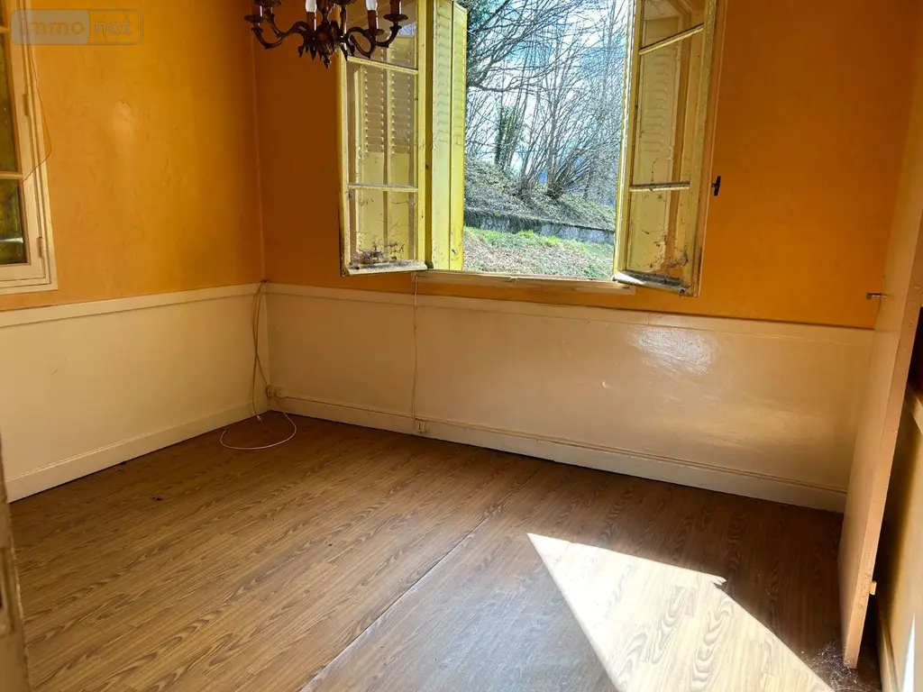 Immeuble de rapport a vendre Condat 15190 Cantal 15 344 m2 28000 euros FG/2186 014