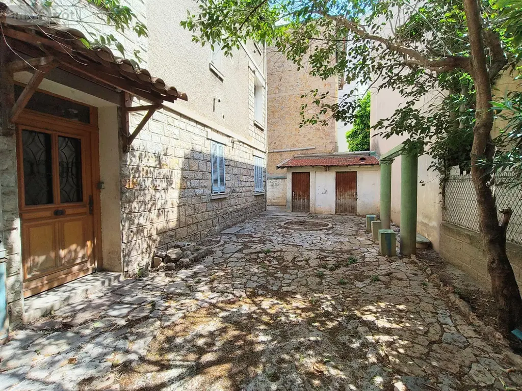 Immeuble de rapport a vendre Toulon 83200 Var 83 180 m2 375000 euros 042/813 004