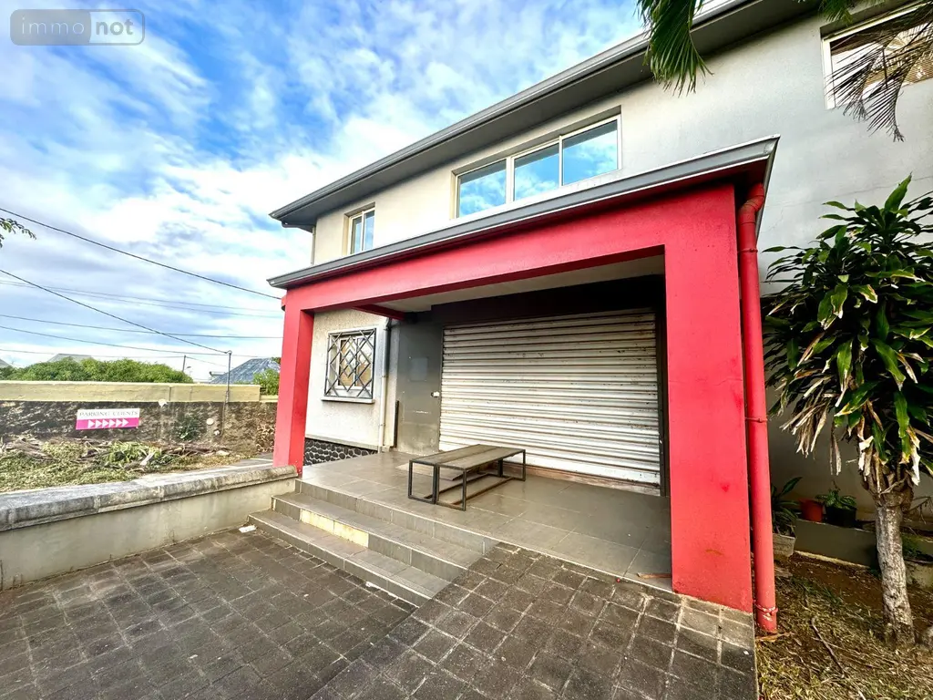 Immeuble de rapport a vendre Saint-Pierre 97410 La Réunion 974 878 m2 30 pièces 2496000 euros 97424/41 005