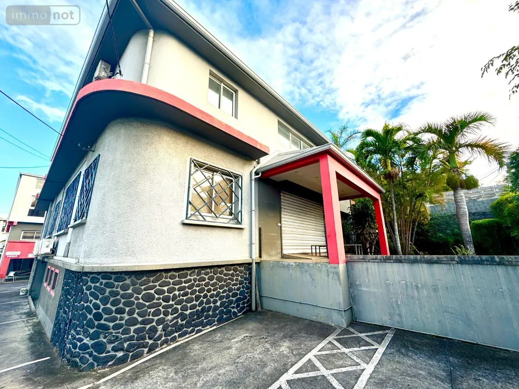 Immeuble de rapport a vendre Saint-Pierre 97410 La Réunion 974 878 m2 30 pièces 2496000 euros 97424/41 004