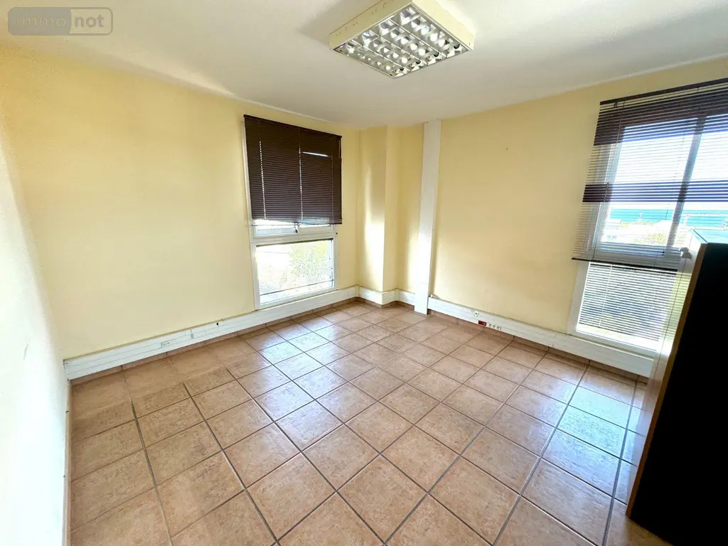 Immeuble de rapport a vendre Saint-Pierre 97410 La Réunion 974 878 m2 30 pièces 2496000 euros 97424/41 008