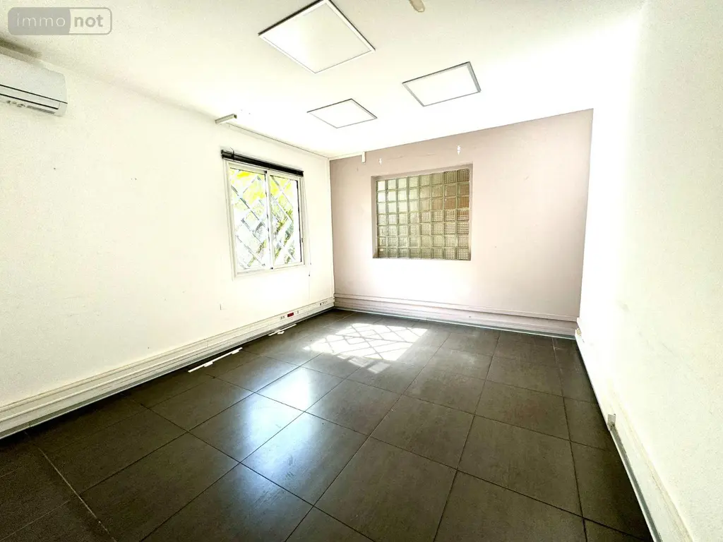 Immeuble de rapport a vendre Saint-Pierre 97410 La Réunion 974 878 m2 30 pièces 2496000 euros 97424/41 017