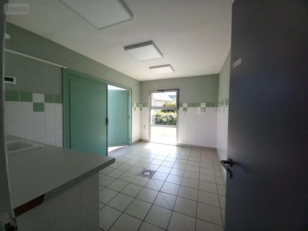 Immeuble de rapport a vendre Allanche 15160 Cantal 15 219 m2 185000 euros FG/2208 010