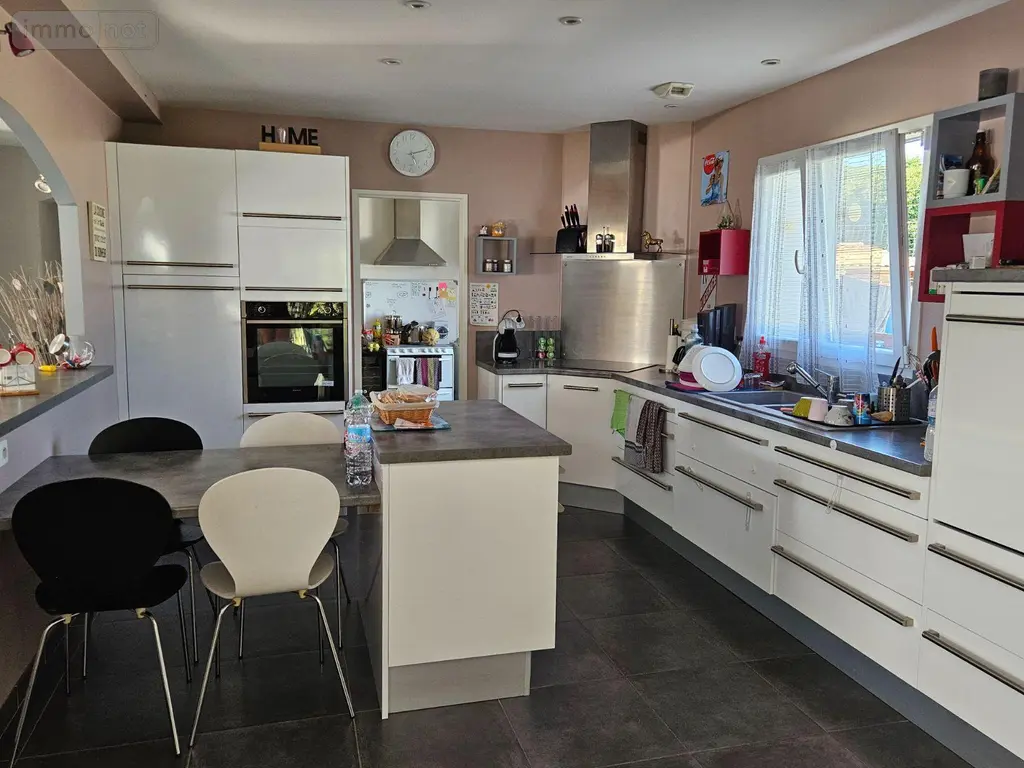 Maison a vendre Le Gua 17600 Charente-Maritime 17 207 m2 8 pièces 676000 euros 02031 006