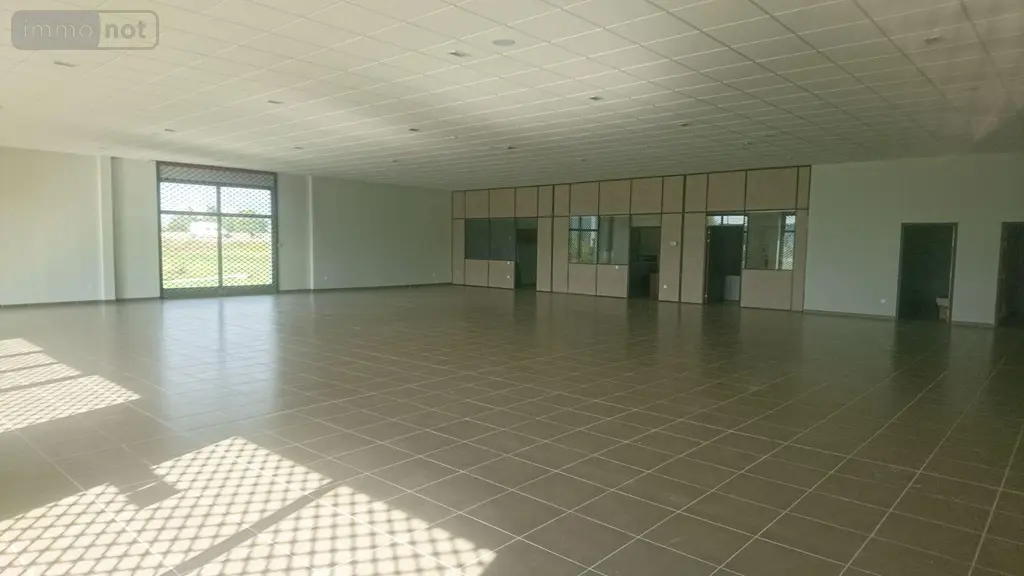 Location fonds et murs commerciaux Bailleul 59270 Nord 59 650 m2 4500 euros 13078/3198 001