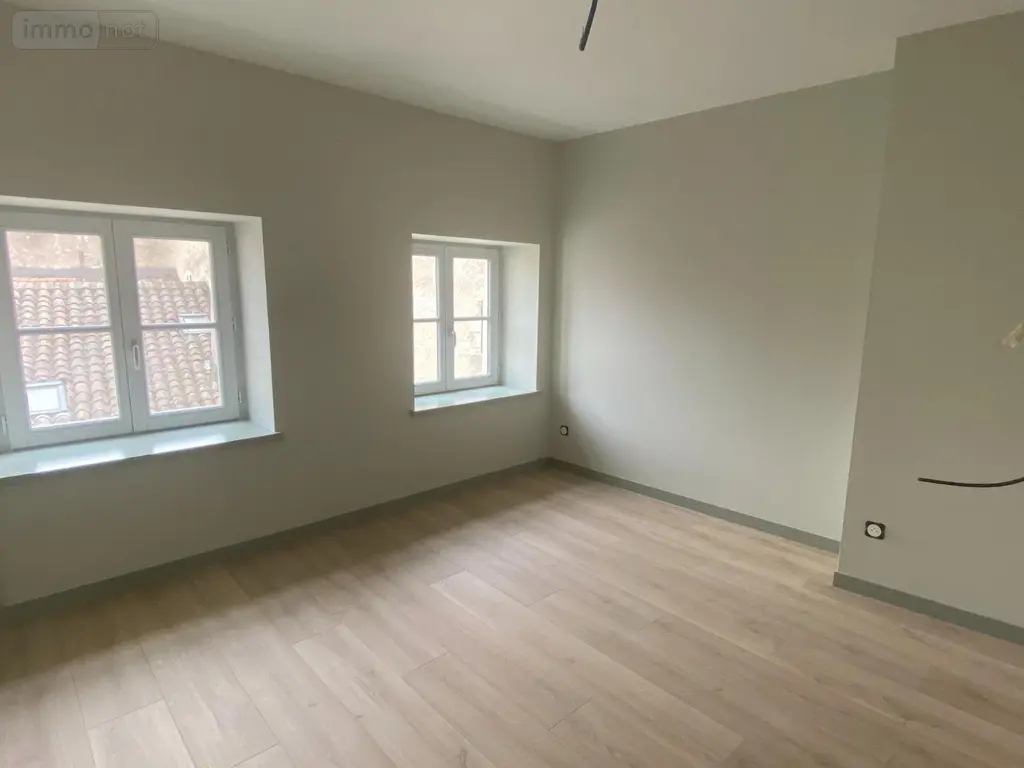 Location appartement Cluny 71250 Saône-et-Loire 71 50 m2 2 pièces 630 euros l800224256 001