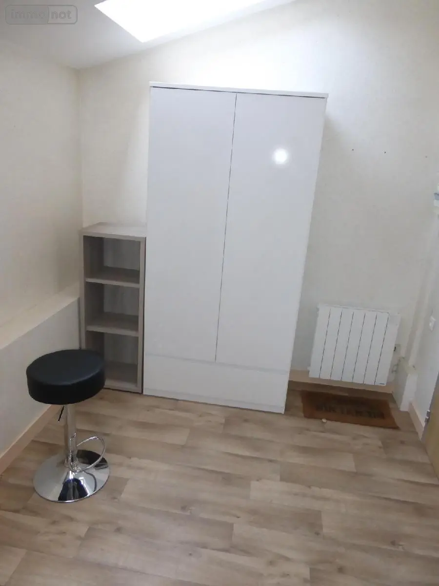 Location appartement Cluny 71250 Saône-et-Loire 71 15 m2 350 euros l800212702 004