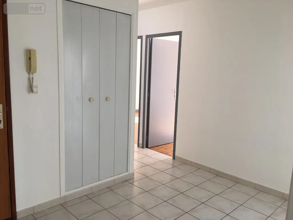 Location appartement Cluny 71250 Saône-et-Loire 71 74 m2 3 pièces 730 euros l800221225 002