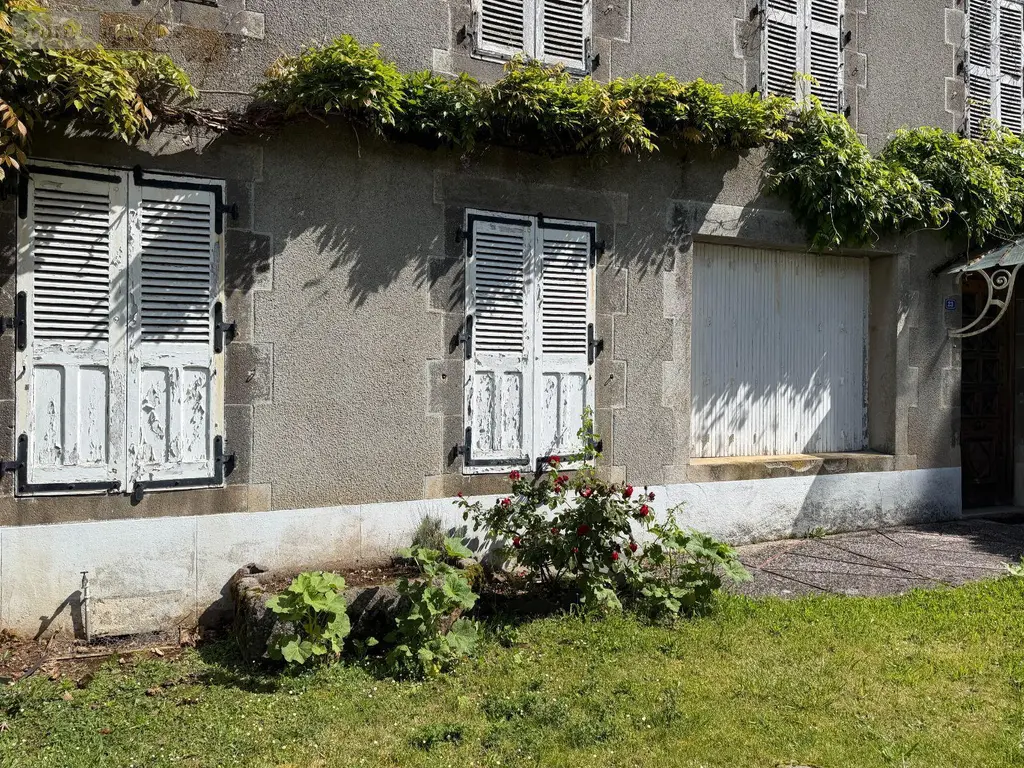 Maison a vendre Ally 15700 Cantal 15 150 m2 7 pièces 212000 euros 15060/1178 020