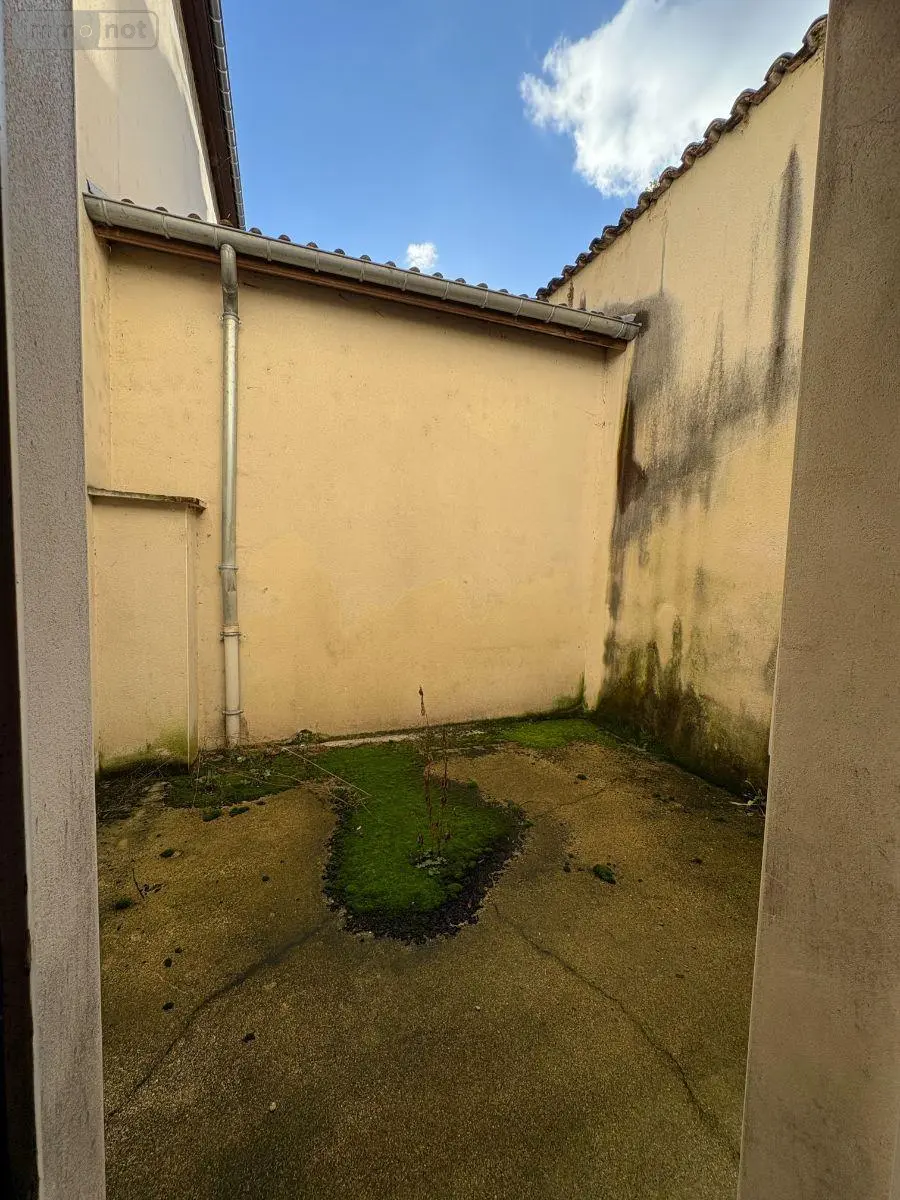 Immeuble de rapport a vendre Joinville 52300 Haute-Marne 52 200 m2 9 pièces 148100 euros JO/976 010