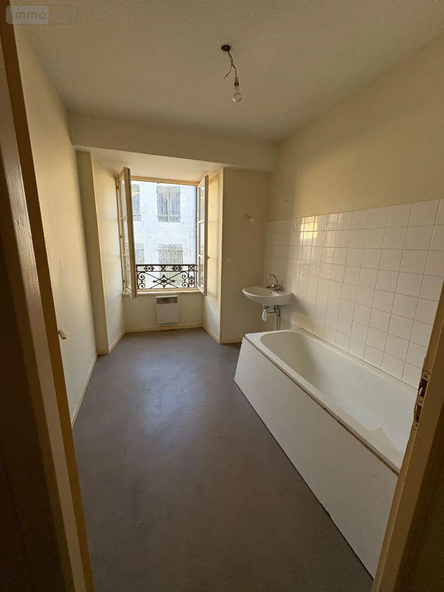 Immeuble de rapport a vendre Joinville 52300 Haute-Marne 52 200 m2 9 pièces 148100 euros JO/976 014