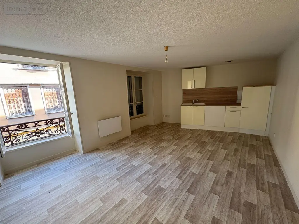Immeuble de rapport a vendre Joinville 52300 Haute-Marne 52 200 m2 9 pièces 148100 euros JO/976 001