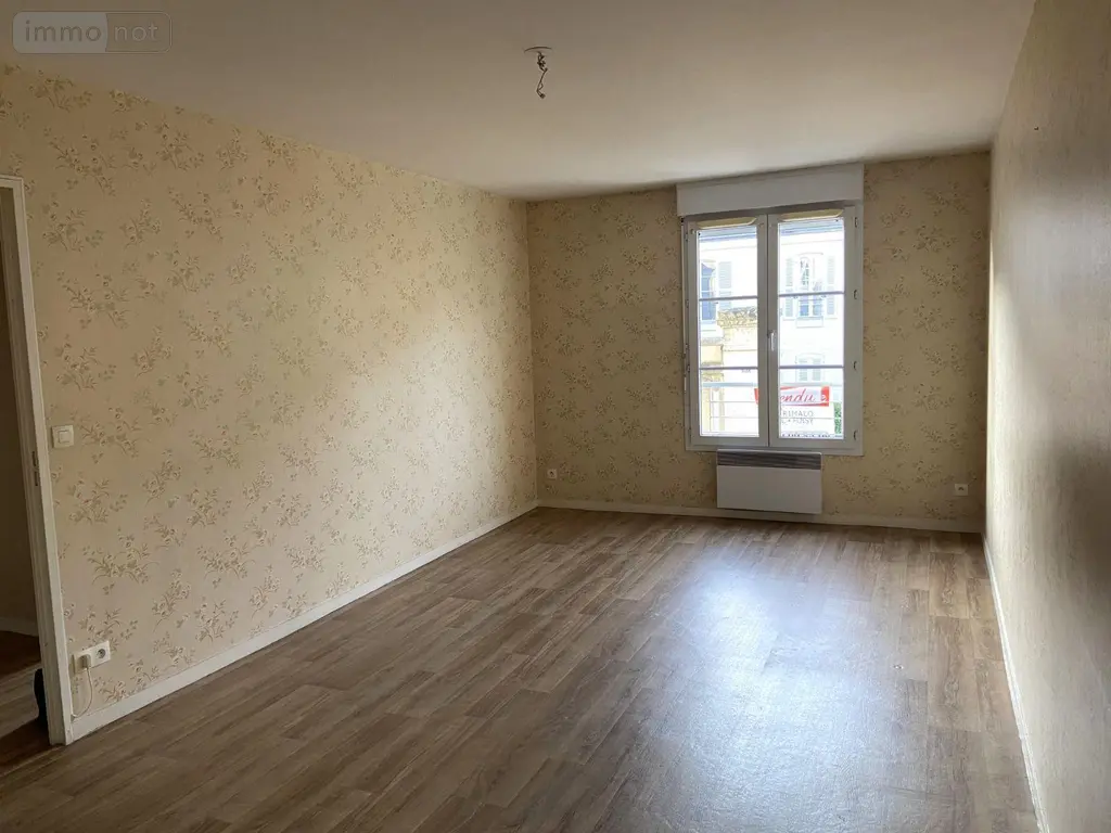 Location appartement Châteaudun 28200 Eure-et-Loir 28 64 m2 3 pièces 675 euros JR/818 003