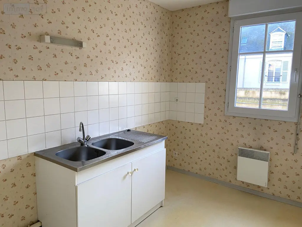Location appartement Châteaudun 28200 Eure-et-Loir 28 64 m2 3 pièces 675 euros JR/818 004