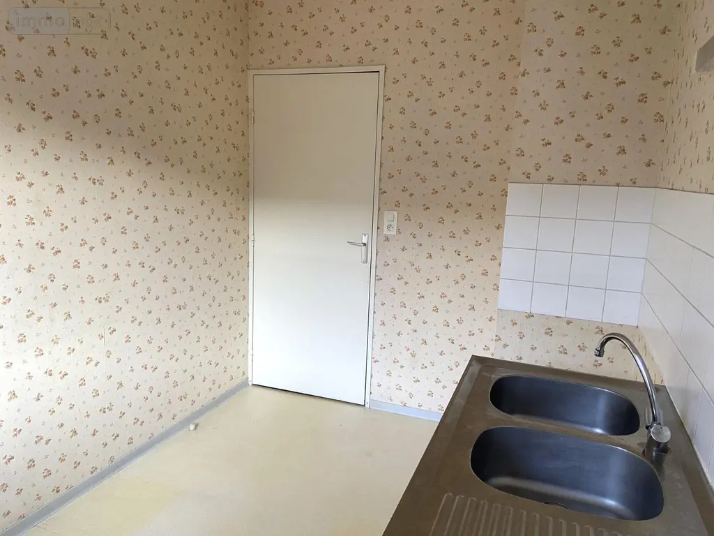 Location appartement Châteaudun 28200 Eure-et-Loir 28 64 m2 3 pièces 675 euros JR/818 005