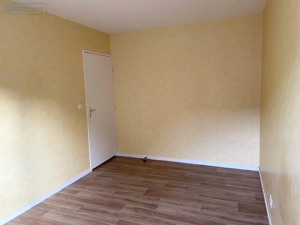 Location appartement Châteaudun 28200 Eure-et-Loir 28 64 m2 3 pièces 675 euros JR/818 009
