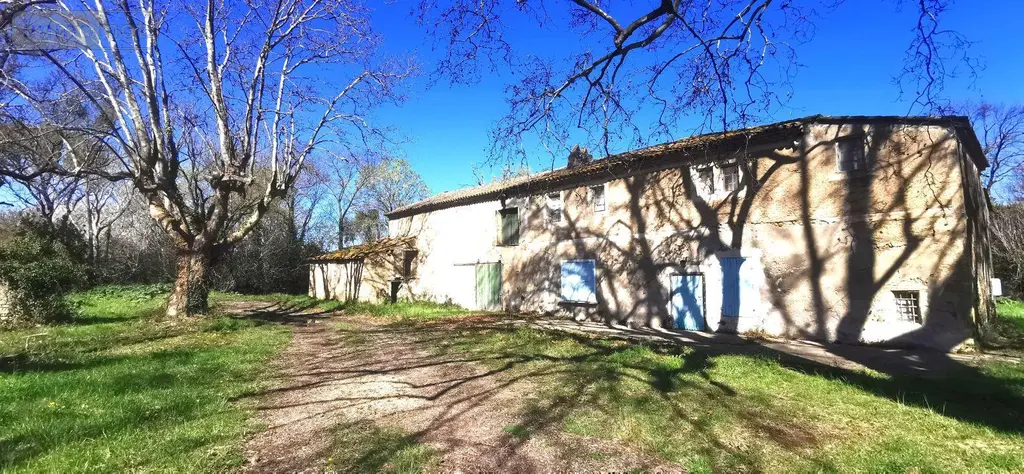 Propriete a vendre Saint-Martin-de-Crau 13310 Bouches-du-Rhône 13 170 m2 6 pièces 780000 euros 075/167 001