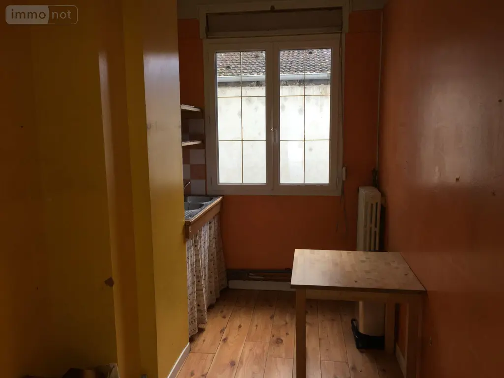 Location fonds et murs commerciaux Vitry-le-François 51300 Marne 51 70 m2 3 pièces 650 euros 51081/856 002