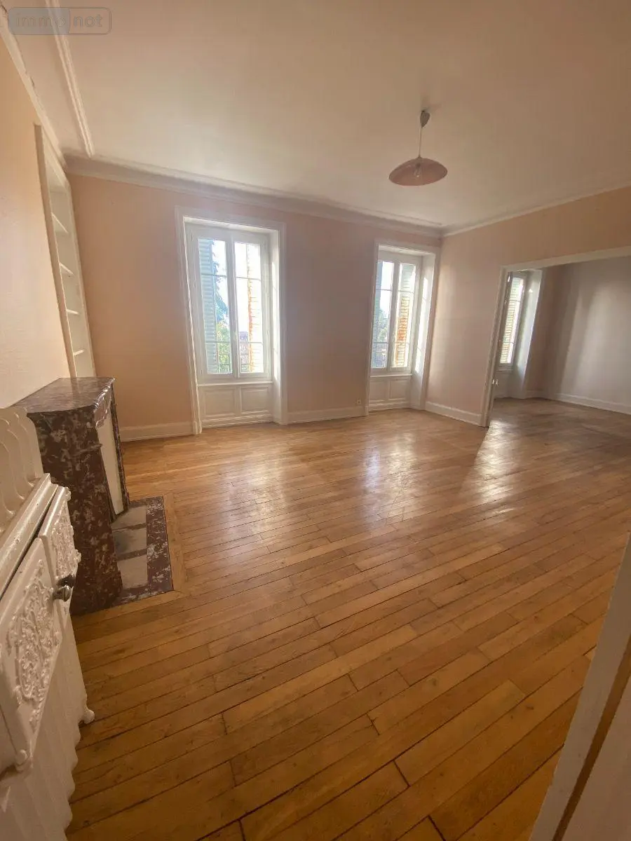 Appartement a vendre Mauriac 15200 Cantal 15 100 m2 53000 euros 15060/1185 004