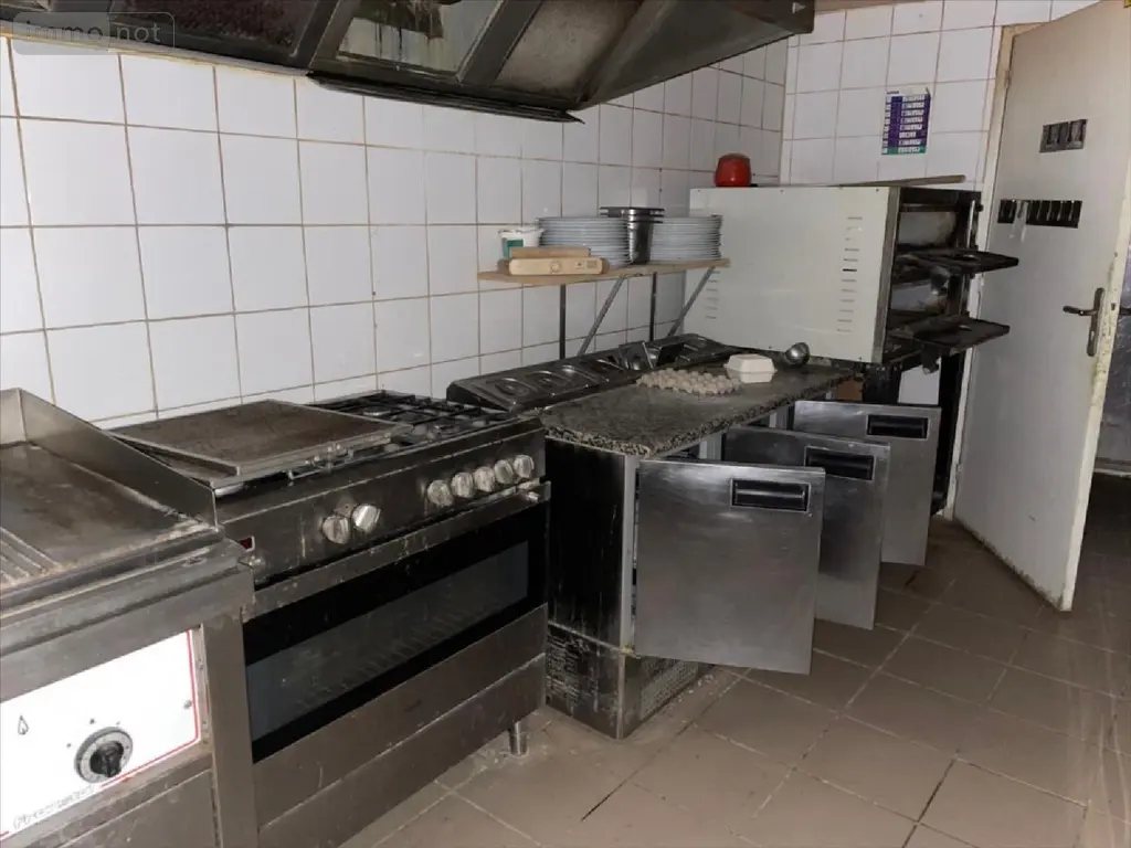 Fonds et murs commerciaux a vendre Lannion 22300 Côtes-d'Armor 22 150 m2 5 pièces 158250 euros A35-1051569 008