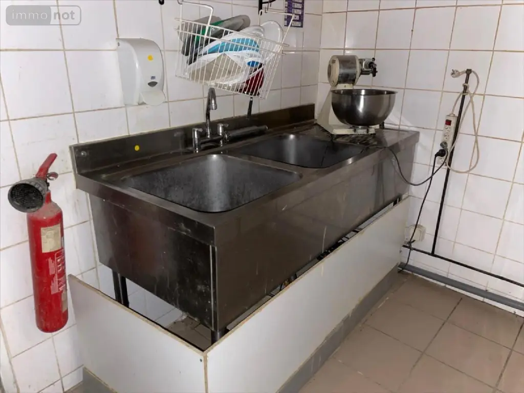 Fonds et murs commerciaux a vendre Lannion 22300 Côtes-d'Armor 22 150 m2 5 pièces 158250 euros A35-1051569 009