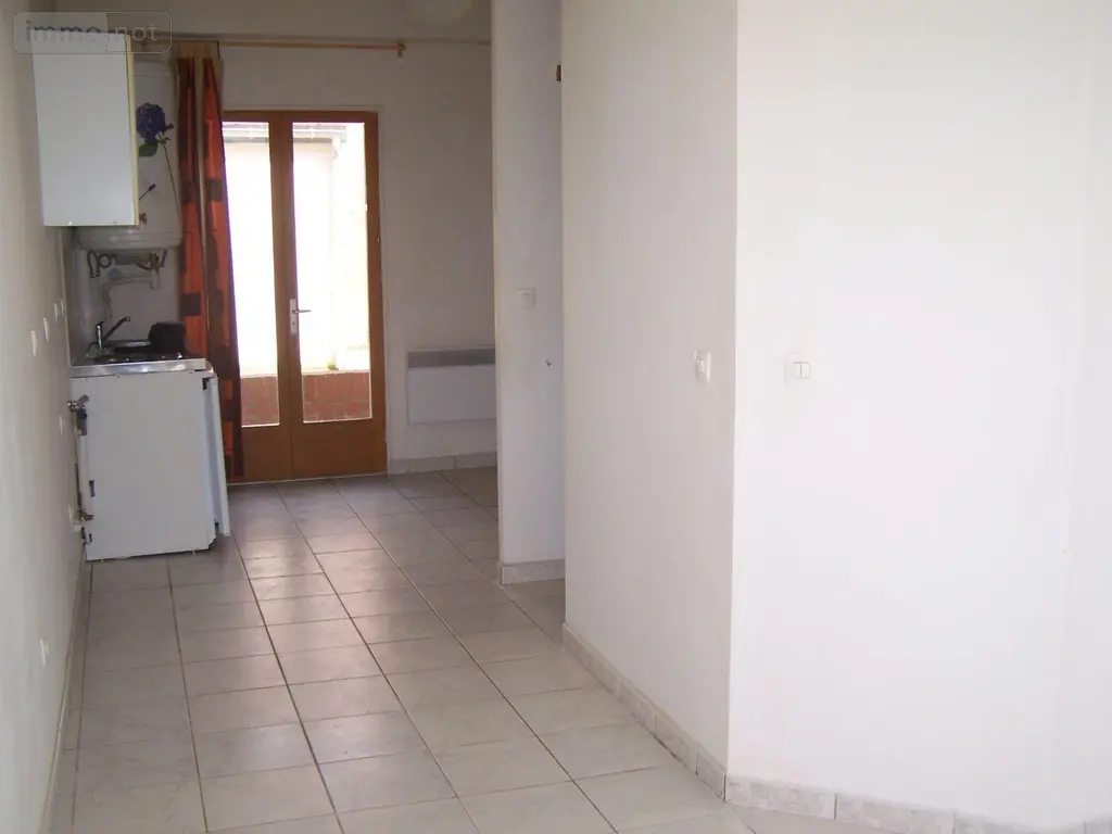 Location appartement Cassel 59670 Nord 59 29 m2 1 pièce 370 euros H151126 004