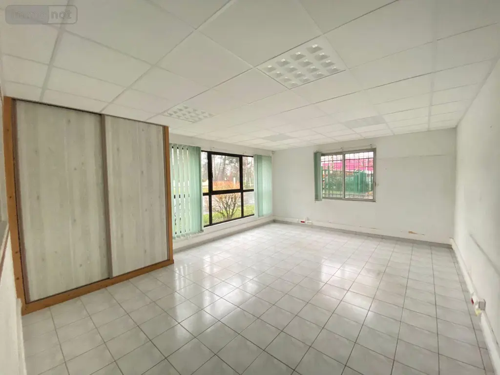 Location fonds et murs commerciaux Le Mans 72000 Sarthe 72 1300 m2 4500 euros 72122-1350 003