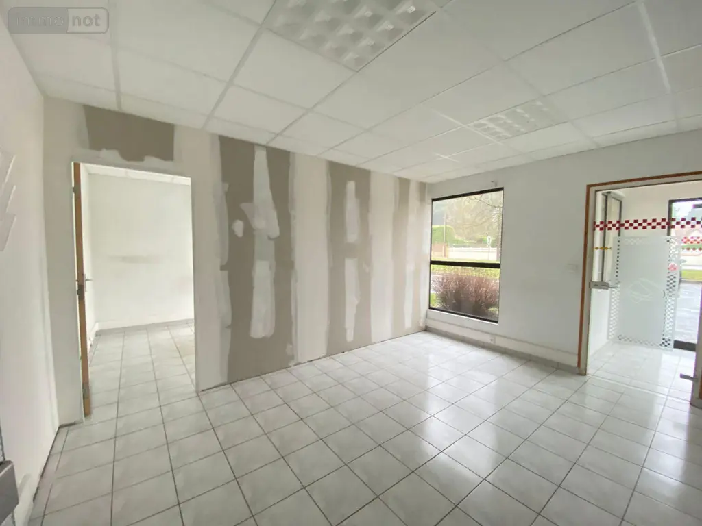 Location fonds et murs commerciaux Le Mans 72000 Sarthe 72 1300 m2 4500 euros 72122-1350 005