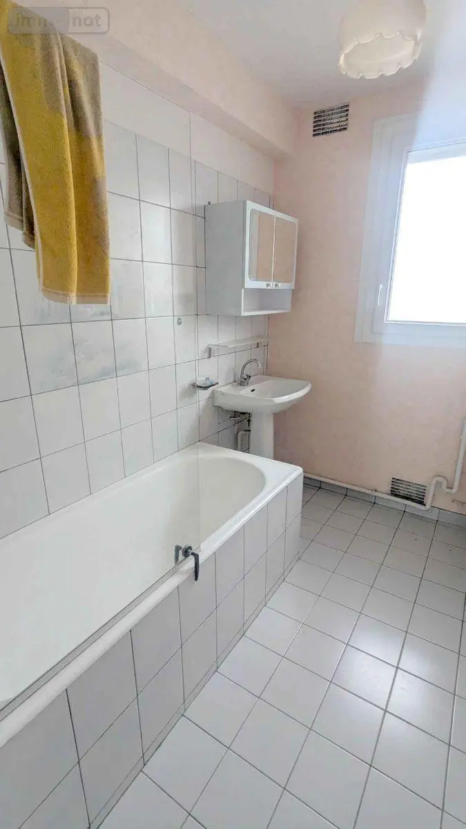 Appartement a vendre Rennes 35200 Ille-et-Vilaine 35 76 m2 4 pièces 233775 euros 2502 010