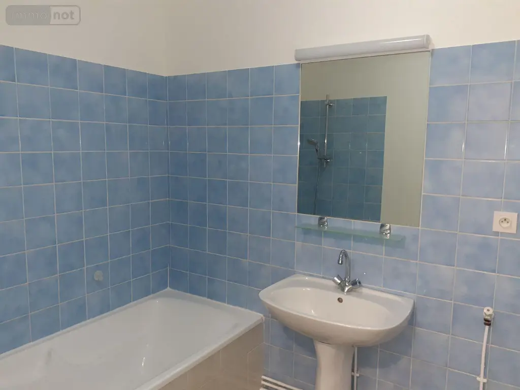 Location appartement Vitré 35500 Ille-et-Vilaine 35 52 m2 2 pièces 615 euros 131/1259 005