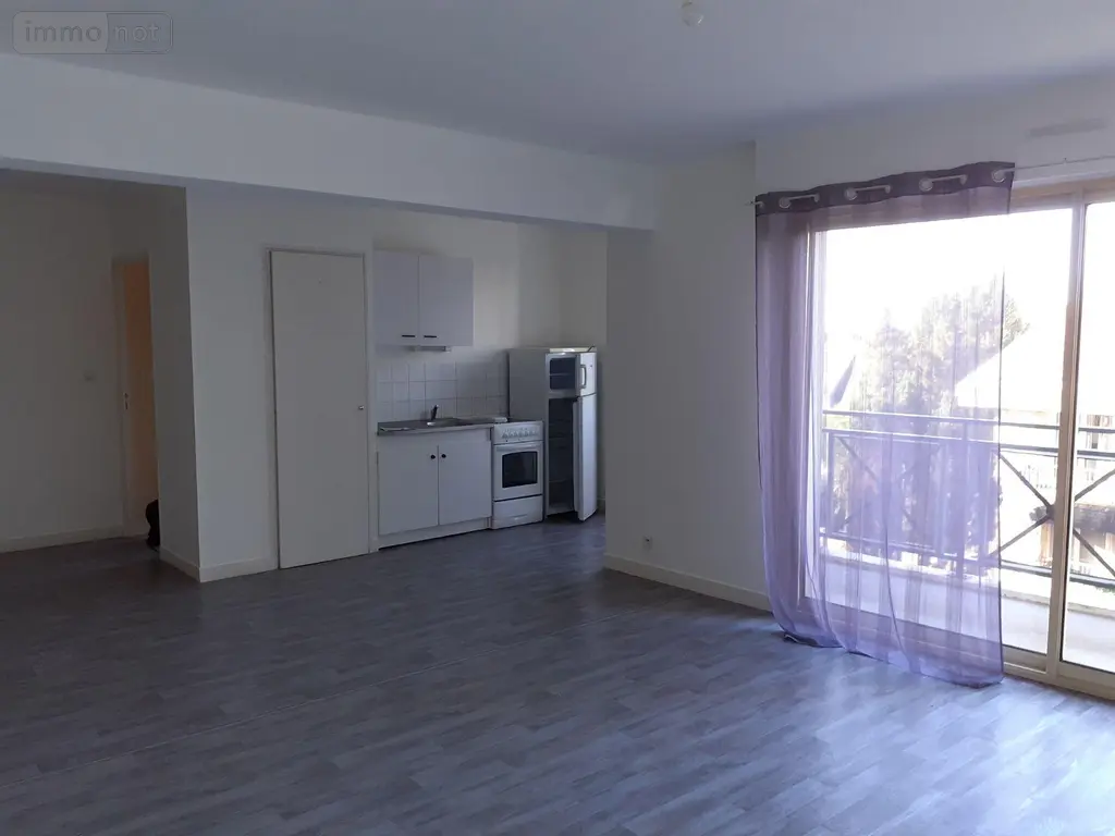 Location appartement Vitré 35500 Ille-et-Vilaine 35 52 m2 2 pièces 615 euros 131/1259 002