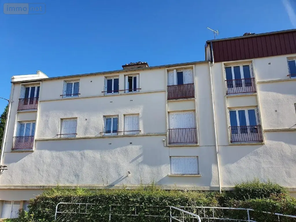 Location appartement Paray-le-Monial 71600 Saône-et-Loire 71 39 m2 1 pièce 290 euros LOC 004