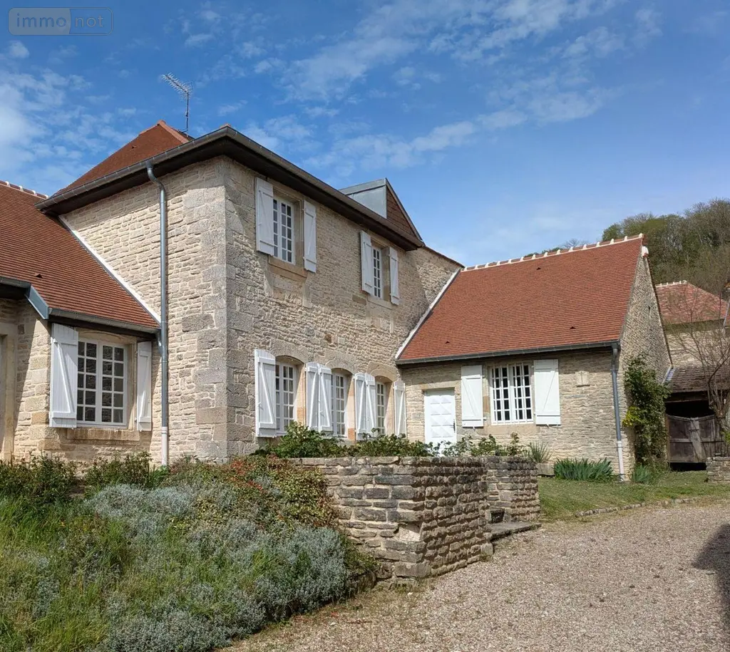 Propriete a vendre Montsaugeon 52190 Haute-Marne 52 235 m2 8 pièces 560000 euros 52020-35 036